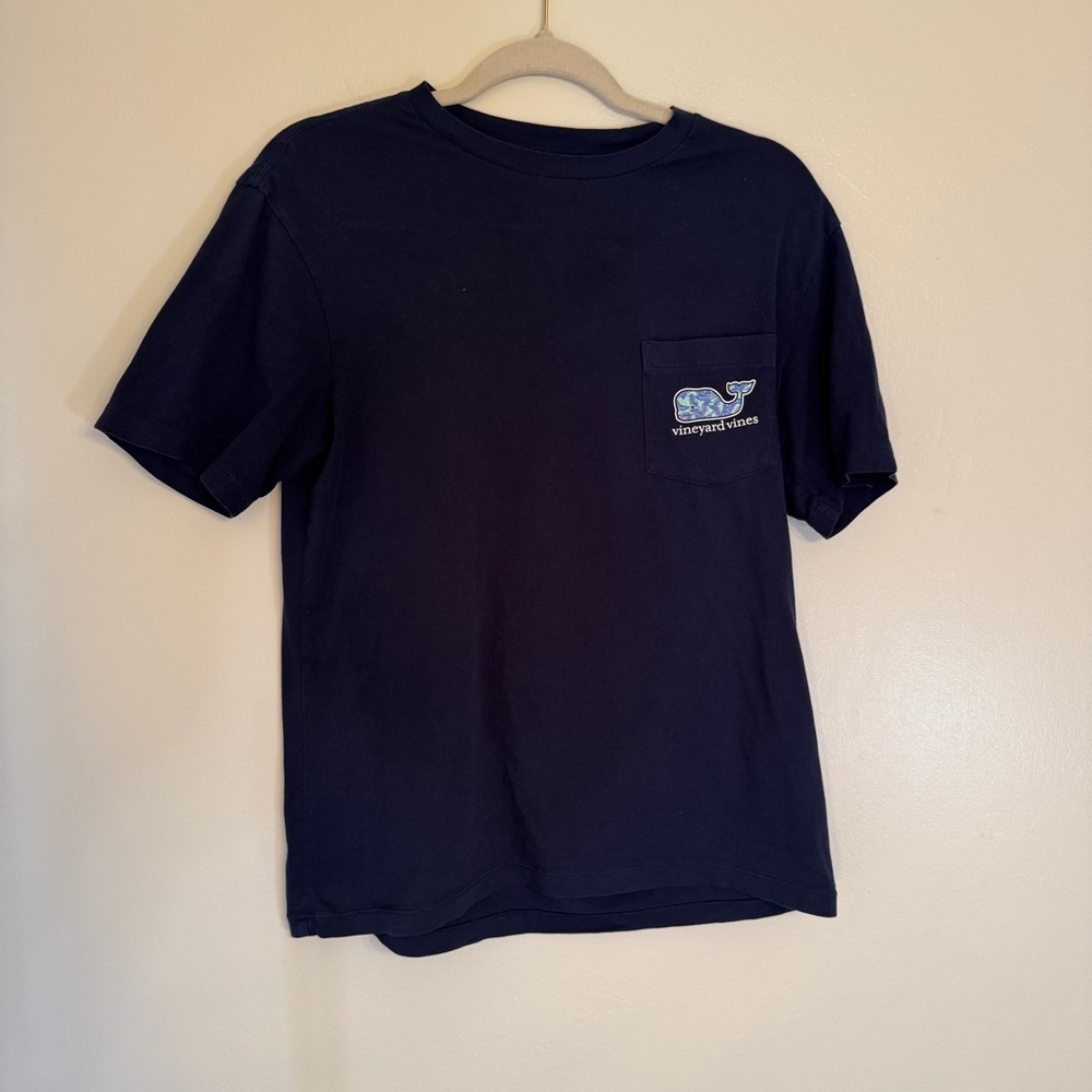 Vineyard Vines Classic Navy Tee with Whale Pocket Size XS 100% cotton